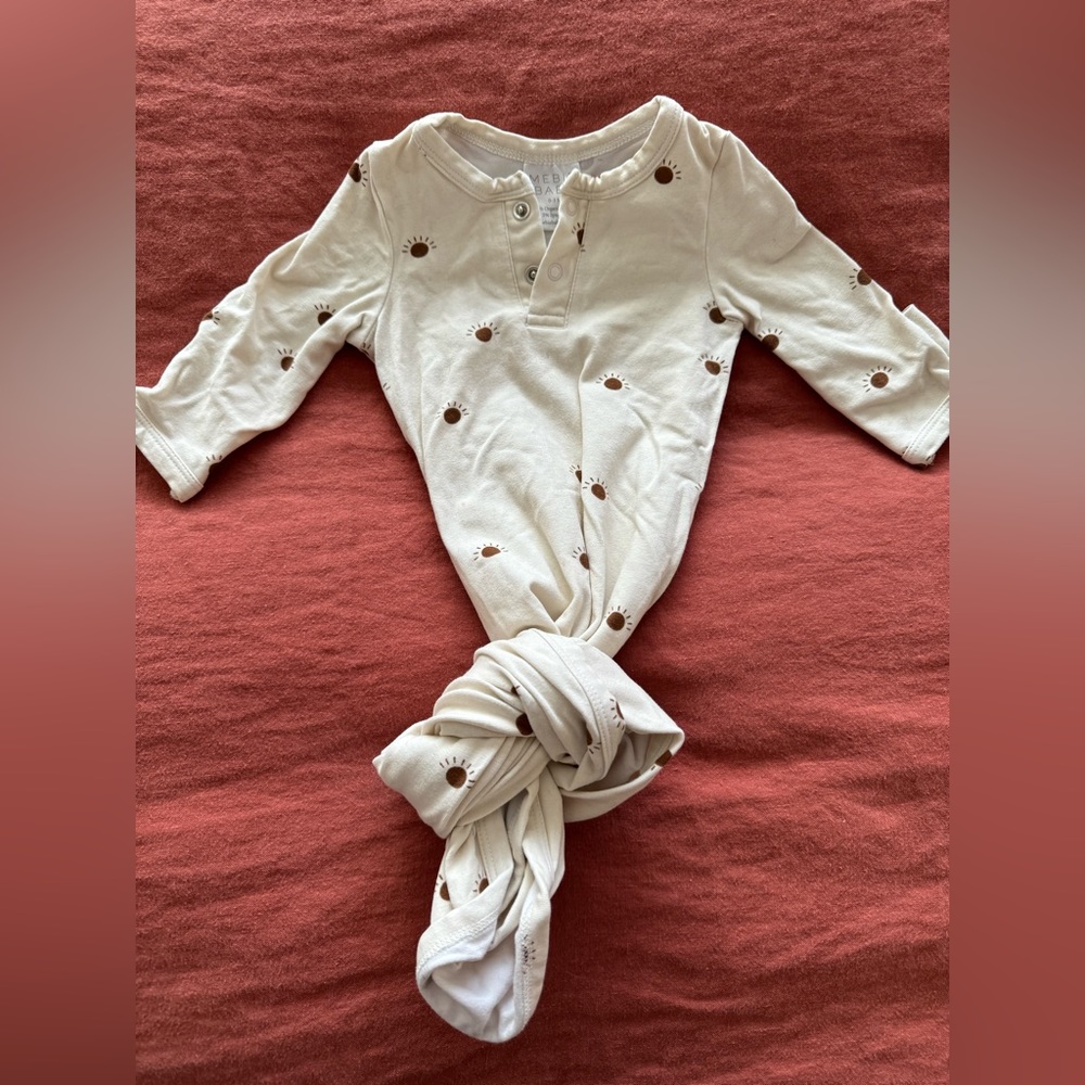 Knot gown